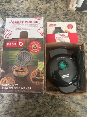 Dash Witch Hat Mini Waffle Maker - Black Never used